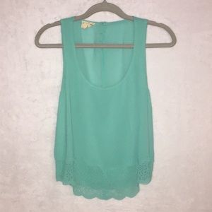 Flowy Tank